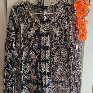 Chic Black and White Embroidered Women's Swim Coverup